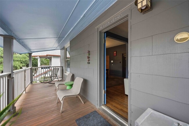 Building Photo - 405 W Drew St