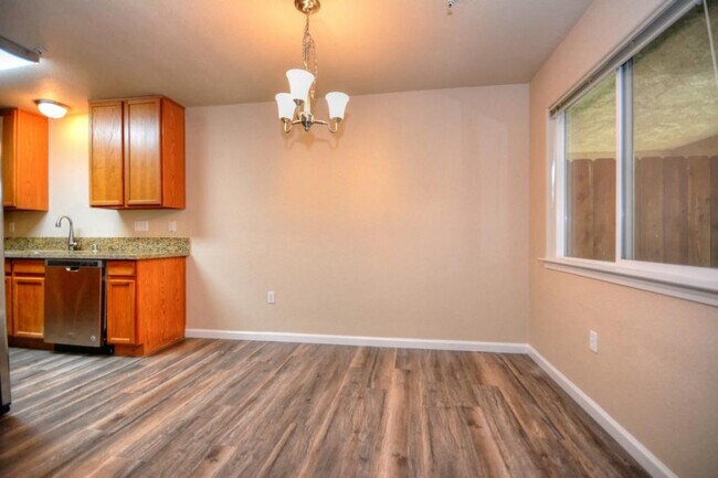 Foto del edificio - 1100 E Monte Vista Ave, Turlock, CA 95382