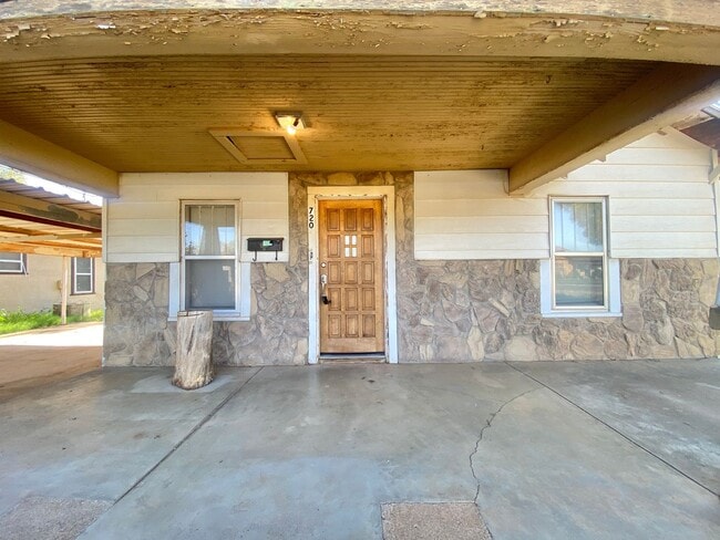 Building Photo - 720 S 11th St