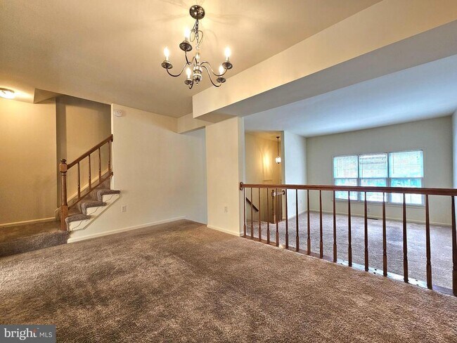 Building Photo - 4734 Gainsborough Dr