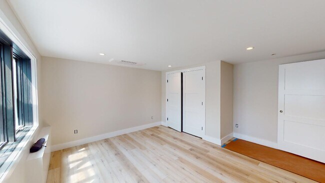 Building Photo - 156 Gregory Island Rd