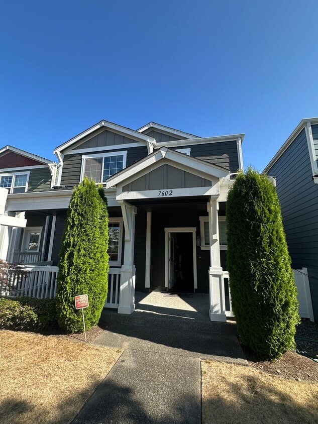 Foto principal - 7602 Pike Ave NE