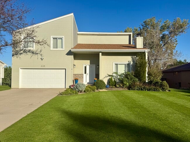 Photo - 2305 S 165th St House