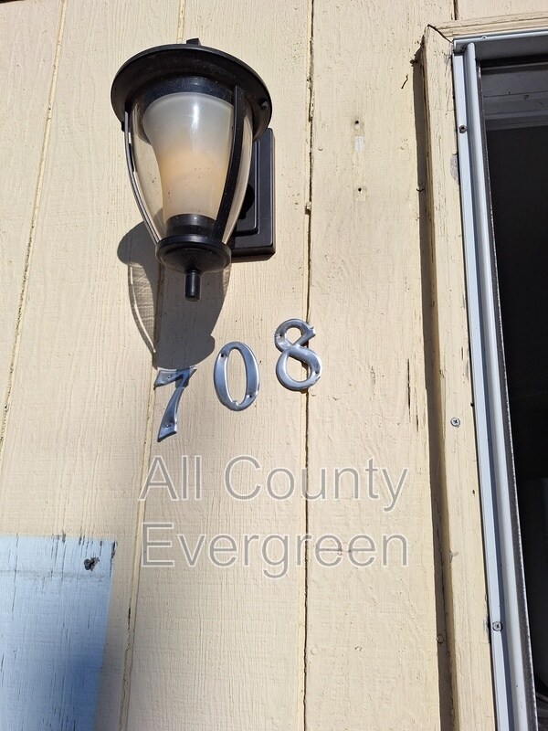 Foto del edificio - 708 5th St SE