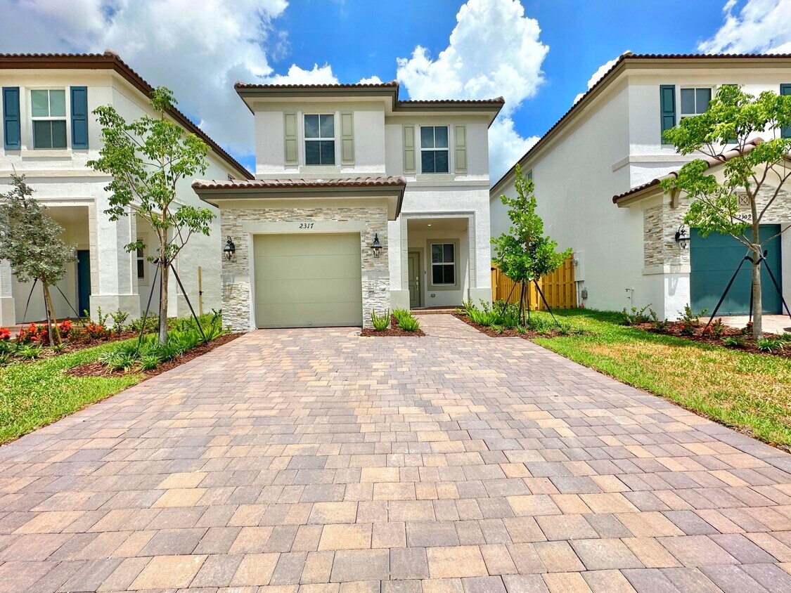 2317 NW 130th St, Miami, FL 33167 House Rental in Miami, FL