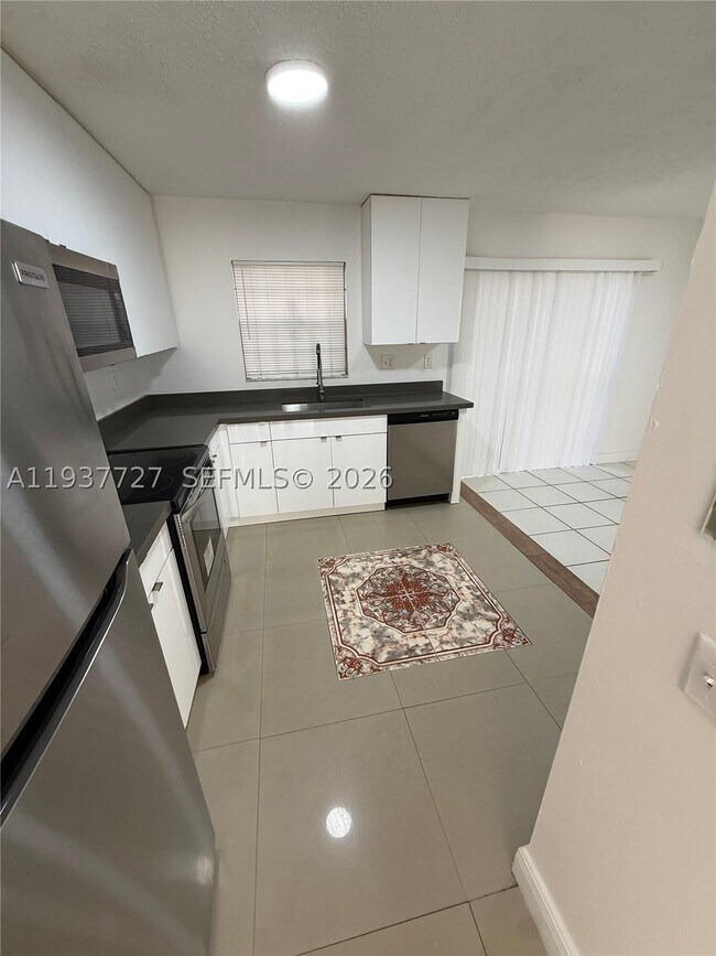 Foto del edificio - 5817 Blueberry Ct