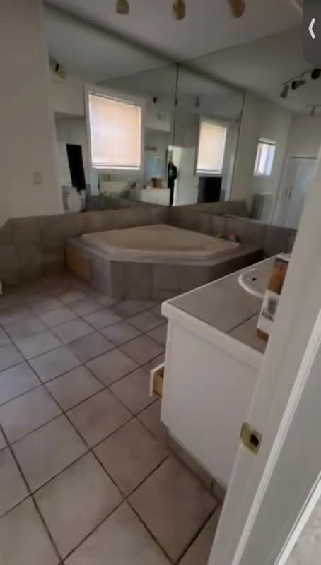 Building Photo - 111 Branchport Ave