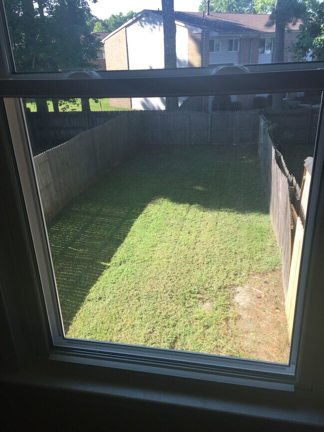 Foto del edificio - 5627 Carisbrooke Ln