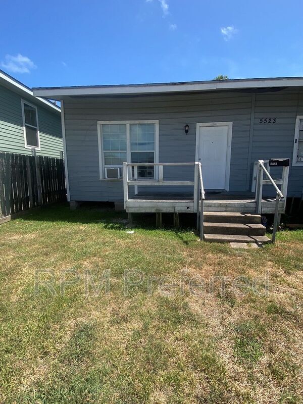 Foto principal - 5523 Avenue O 1/2
