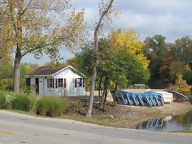 Building Photo - 5536 E Lake Dr