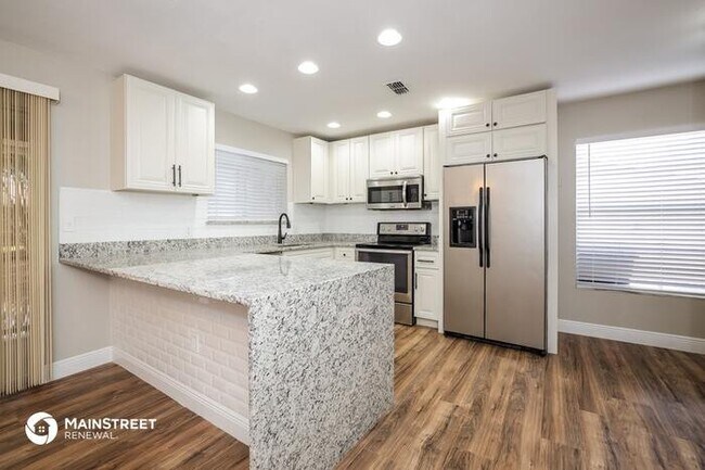 Building Photo - 575 Koala Dr