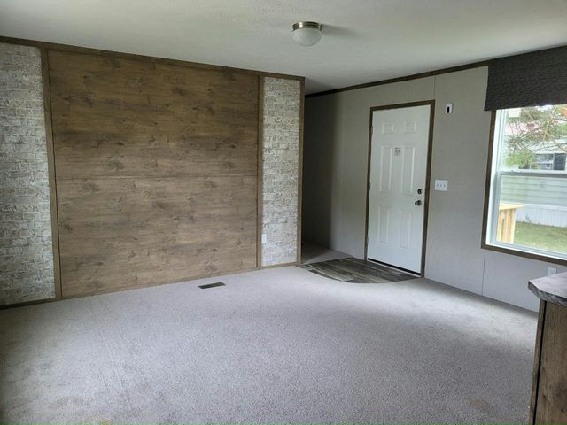 Building Photo - 184 Quarry Hill Estates