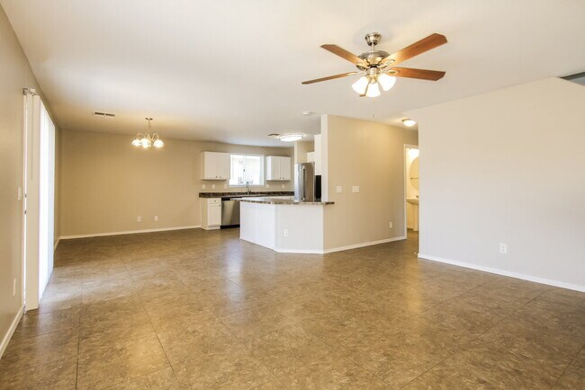 Foto del edificio - 18405 W Sunnyslope Ln