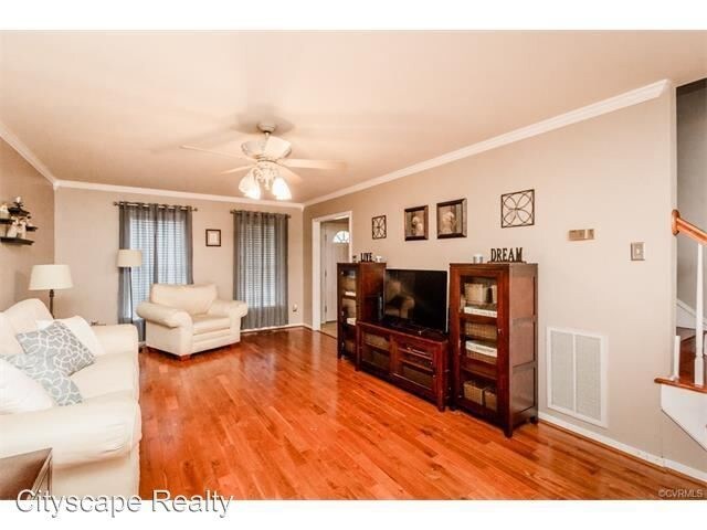 Foto del edificio - 7812 Falling Hill Ter