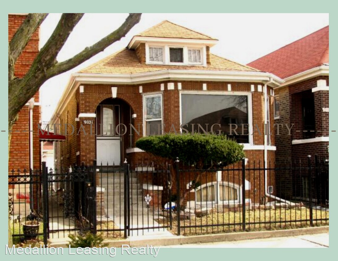 Primary Photo - 4 br, 2 bath House - 9031 S Racine