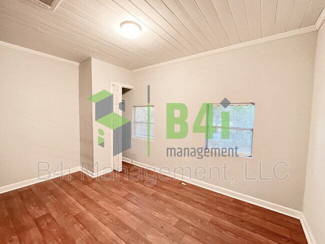 Foto del edificio - 1102 33rd St