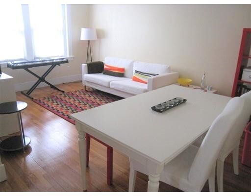 Foto principal - 588 Washington St