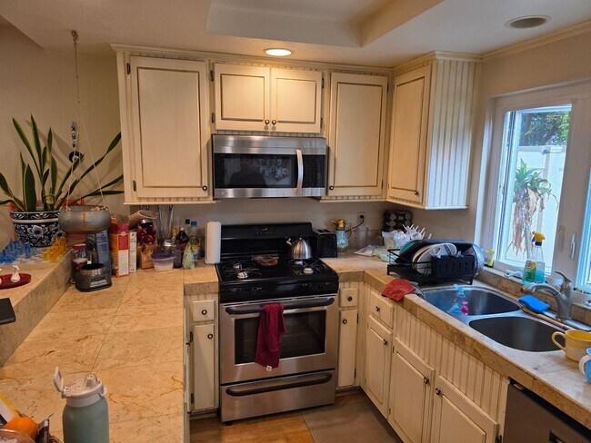 Building Photo - 2 bedroom home in downtown Carlsbad walking distance to the beach