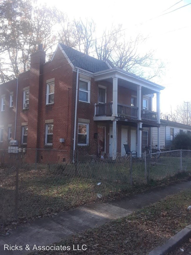 Building Photo - 1719 Blair St
