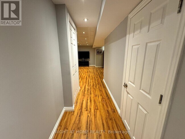 Photo du bâtiment - 4808 Lighthouse Ct
