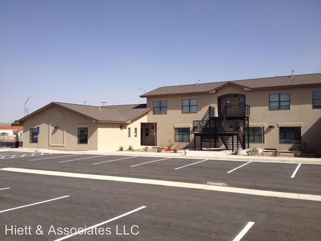 Foto principal - 7218-7224 N Loop Dr