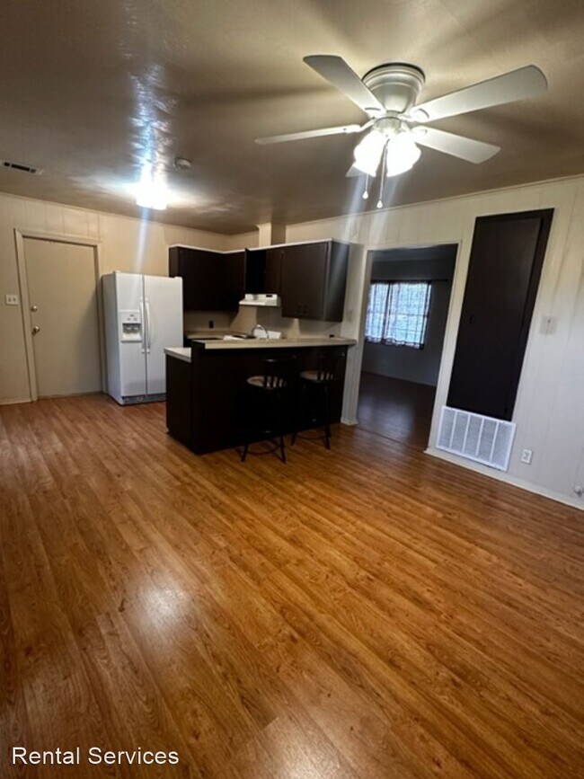 Building Photo - 3 br, 1.5 bath House - 1401 Lamar Ave