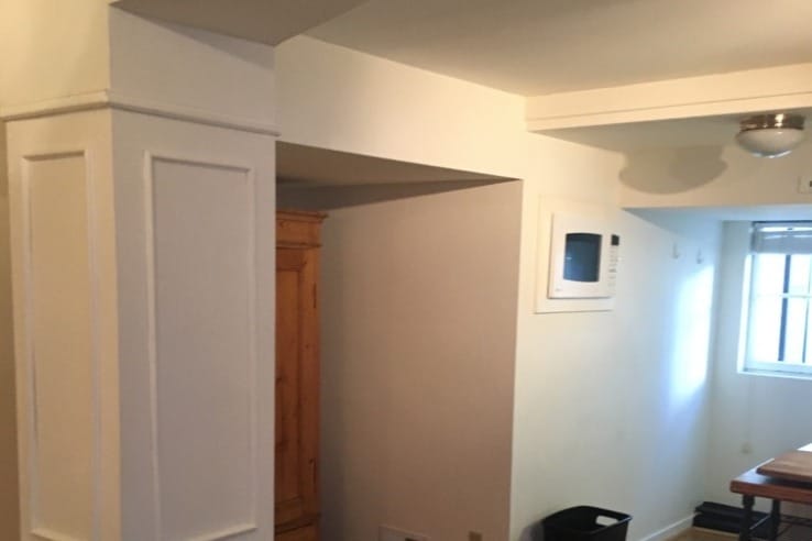 living room and kitchennette - 2820 Baker St
