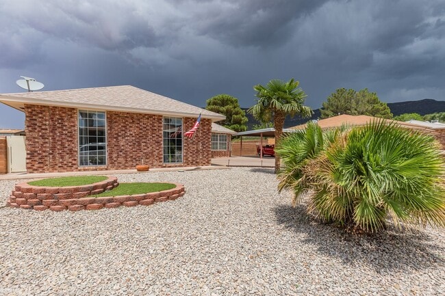 Foto del edificio - 3 bed 2 bath beautiful home!