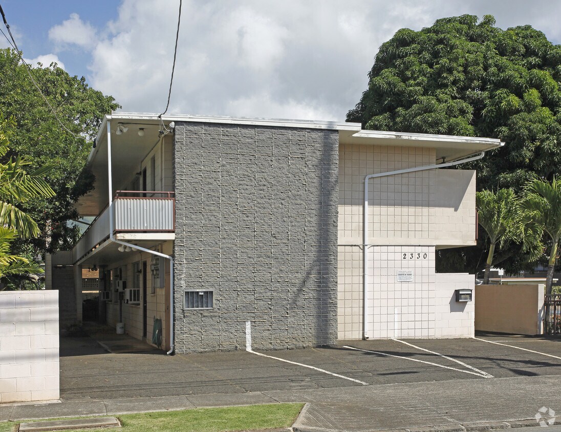 Building Photo - 2330 S Beretania St