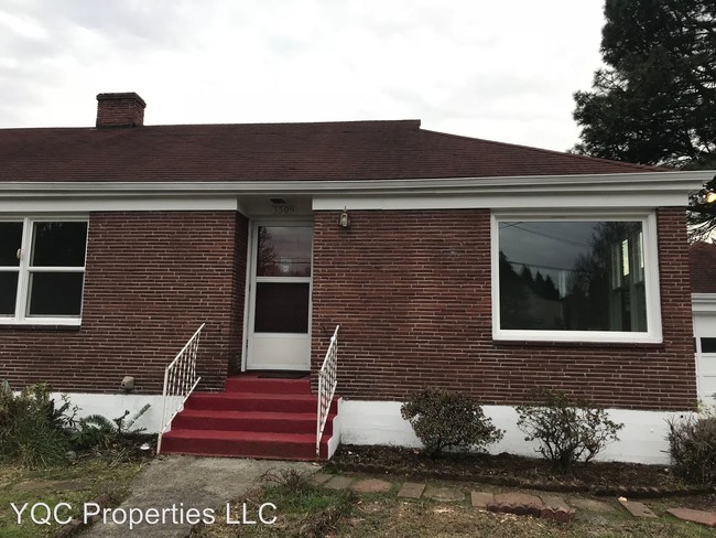 Building Photo - 3309 E Evergreen Blvd