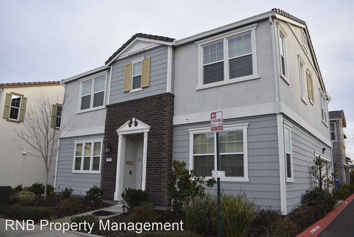 3 br, 2.5 bath House 220 Colner Circle House Rental in Folsom, CA
