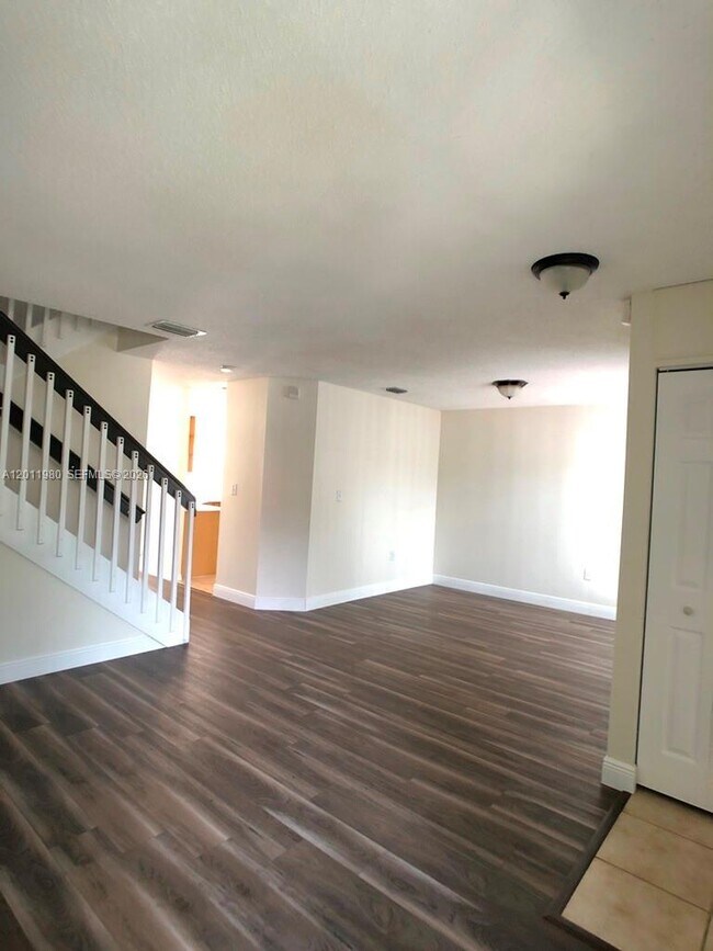 Foto del edificio - 16604 SW 97th St