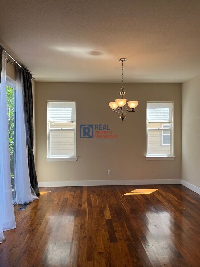 Foto del edificio - 10417 Rutledge St