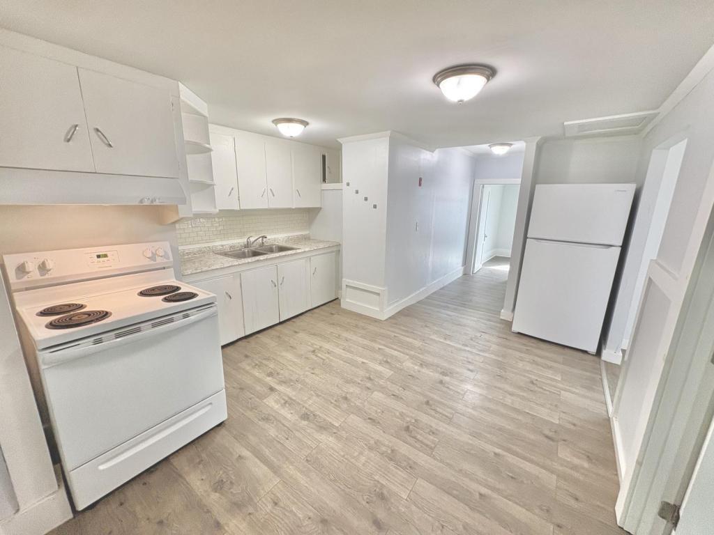 Primary Photo - 1294 US-1 Apt E