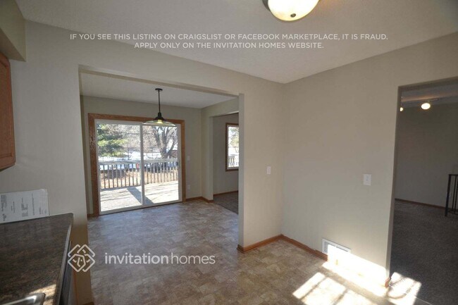 Building Photo - 8239 Hampshire Ct N