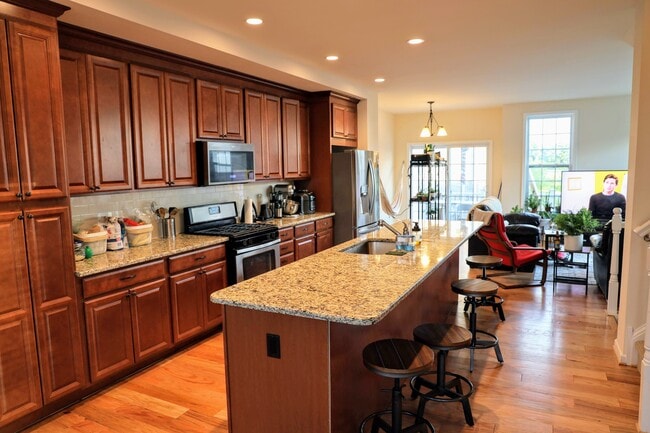 Second floor, kitchen - 2790 Ashcombe Dr