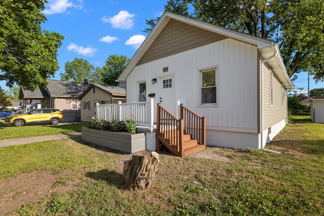 Building Photo - 11259 Chapp Ave