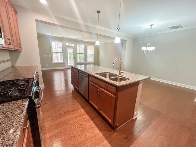 Foto del edificio - Beautiful 3BD/2.5BA townhome with garage in great Cary community and location!