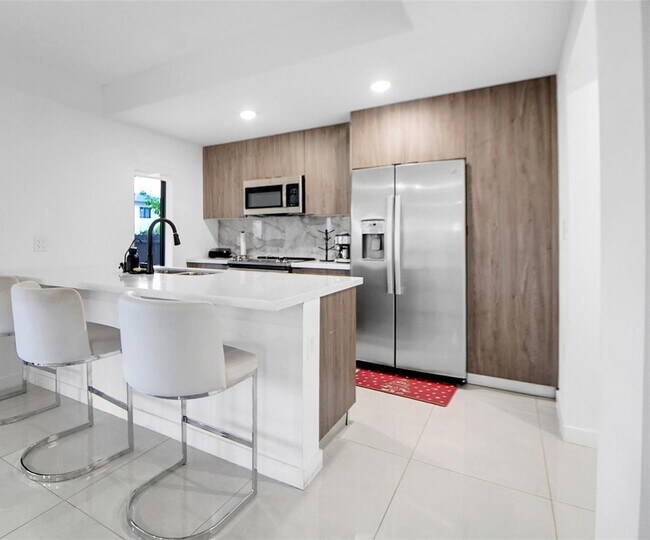 Foto del edificio - 320 NW 13th Ct