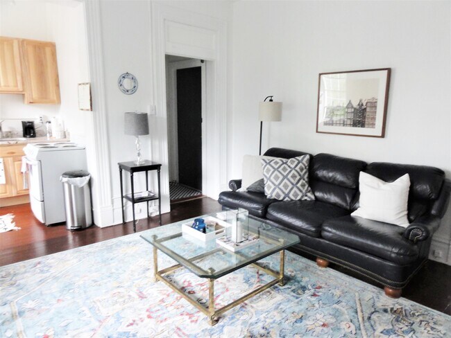 Building Photo - 5434 Howe St