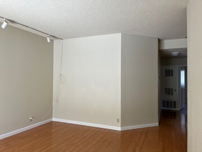 Building Photo - 3038 Flint St