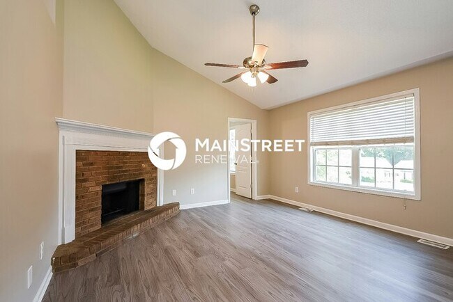 Foto del edificio - 4 Bedroom Pet-Friendly Home in Rydal, GA with Main Street Renewal