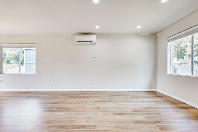 Foto del edificio - 2749 Callahan Dr