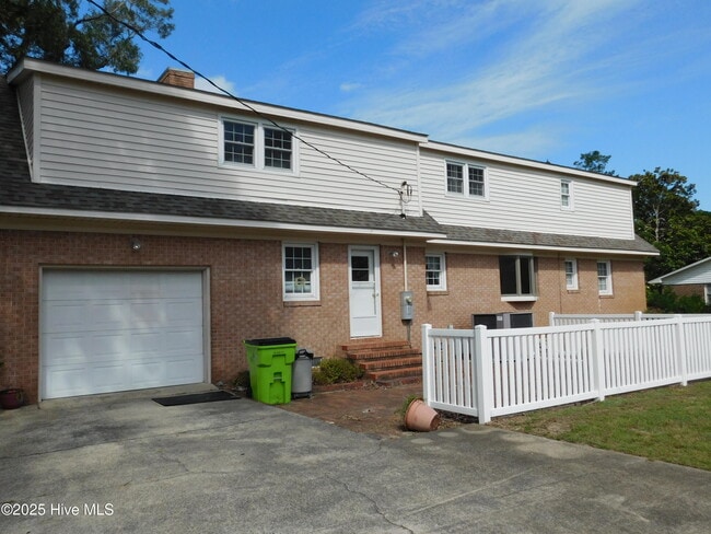 Building Photo - 509 W Wilson Creek Dr