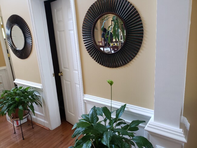 Foto del edificio - 9517 Mountwood Dr