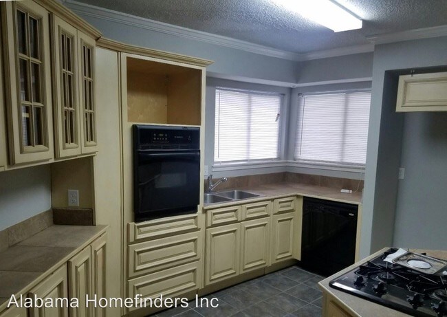 Building Photo - 4 br, 2 bath House - 220 Avon Court