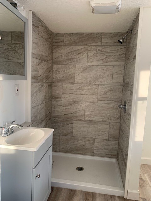 Baño completo - 50 Chamberlain St