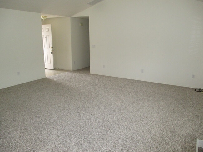 Building Photo - 4523 Wildcherry Dr SE
