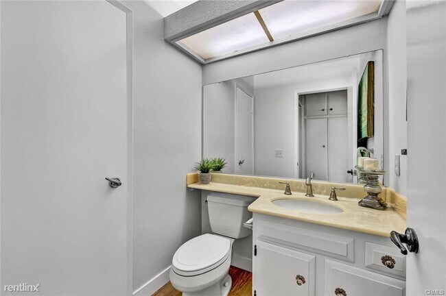 Foto del edificio - 3 br, 2.5 bath Condo - 17 Pebblewood