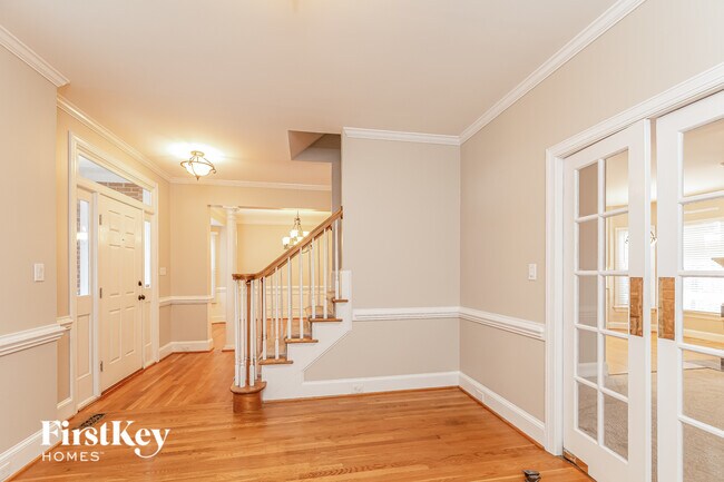 Building Photo - 205 Muirfield Ln